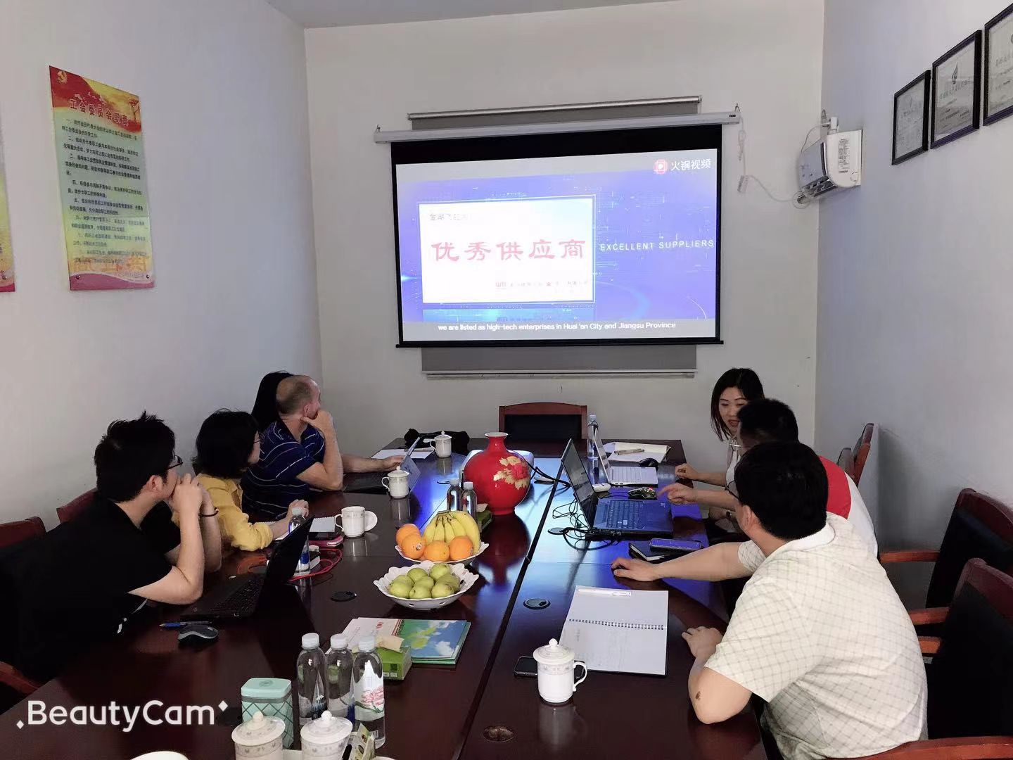Cliente de España visita Jinhu Recubrimiento en polvo